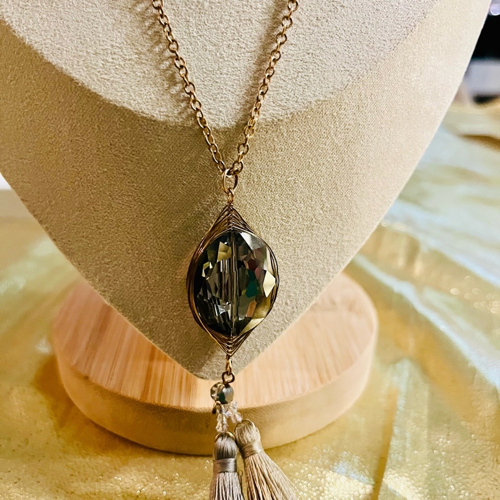 Elegant Gold Pendant Necklace with Tassel